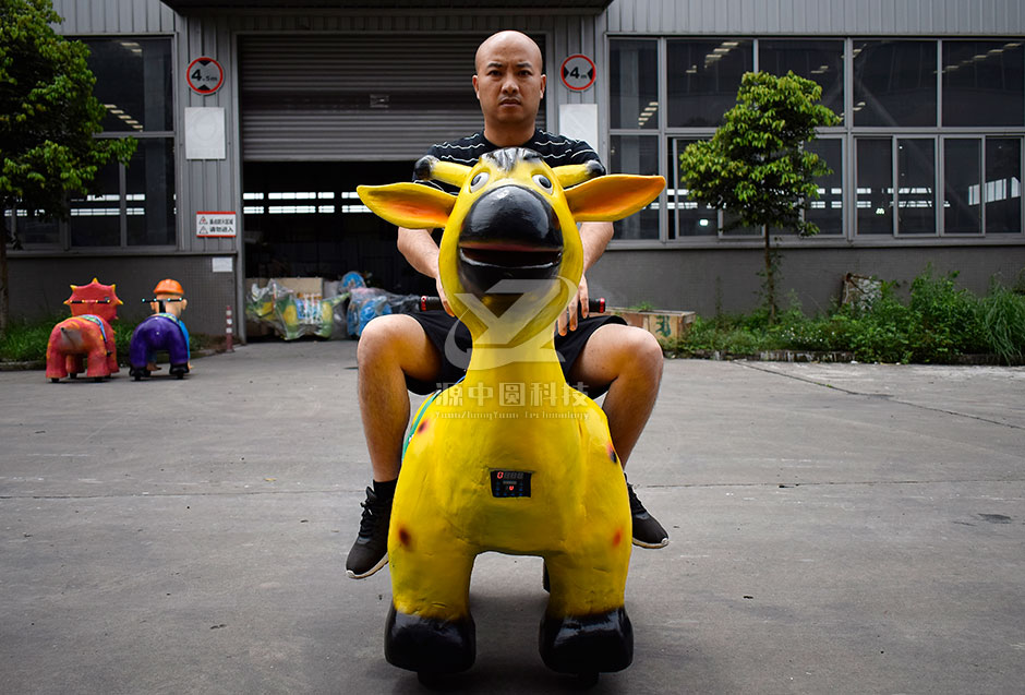 小鹿電動(dòng)車，小鹿童車，商場(chǎng)騎的小鹿